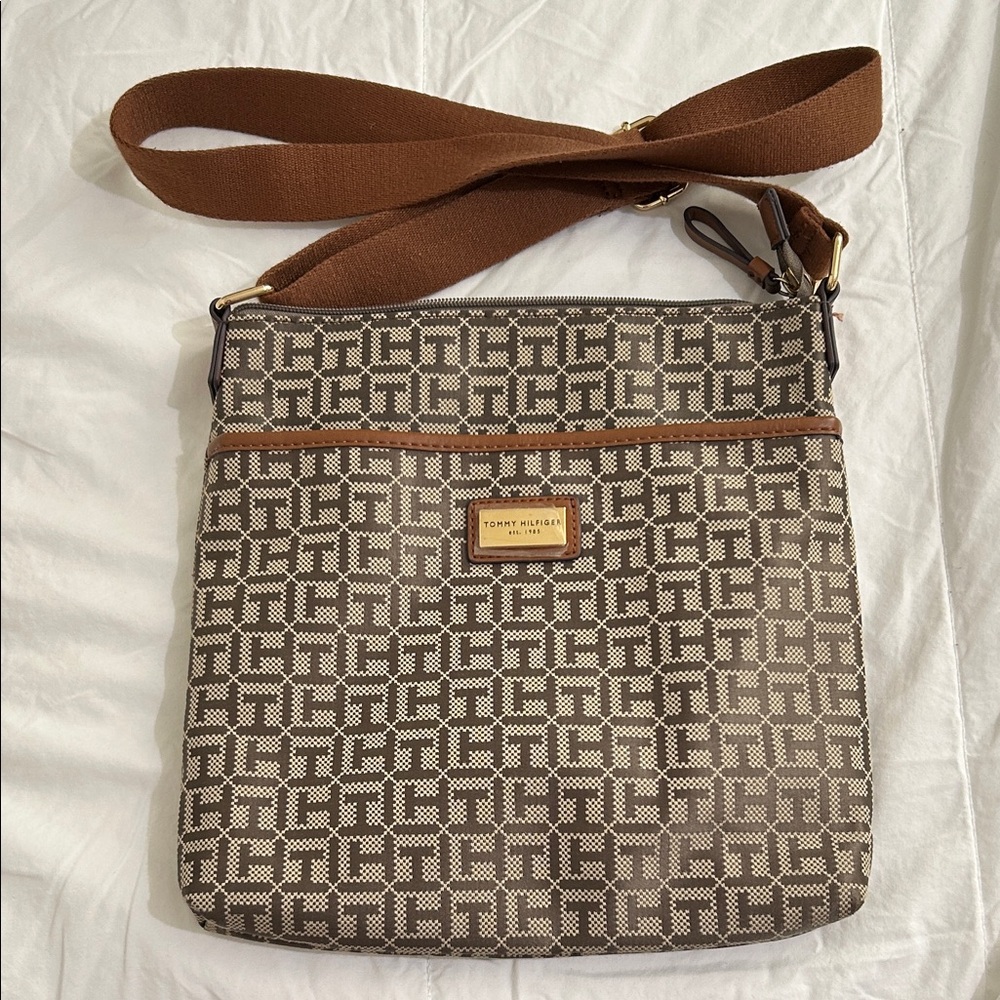 Tommy Hilfiger Crossbody Bag in Brown